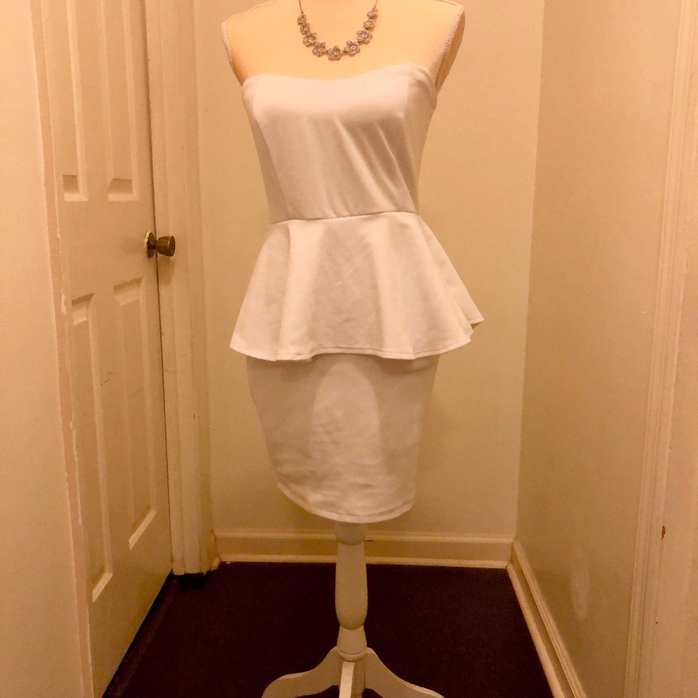 White Sweetheart Strapless Dress